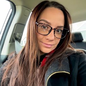 Meet your Posher, Alixandra